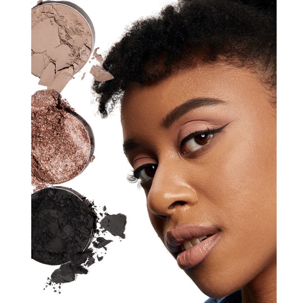 LAST 1! MADLUVV Mineral Vault Eyeshadow Palette 🎨 NEW IN BOX 9 Shades Nudes - Picture 6 of 7
